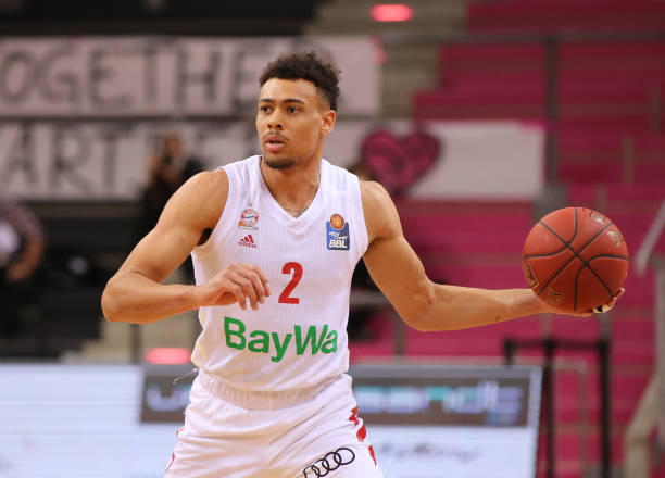 主教练的支 主教练的支