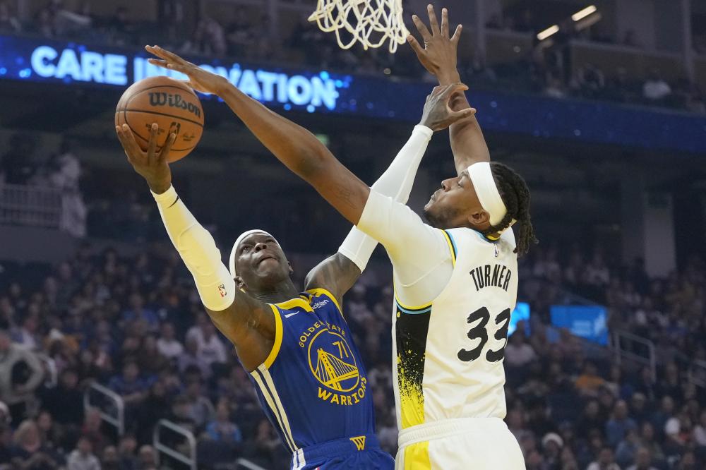 足球传球不 足球传球不