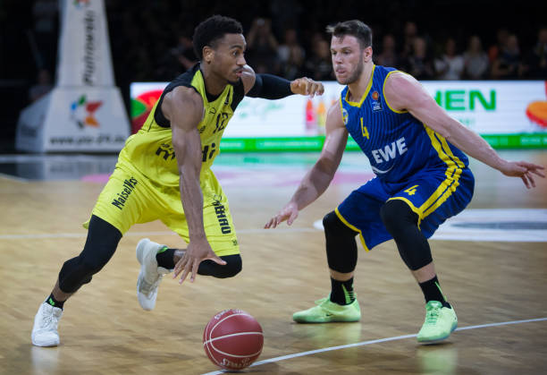 不仅比拼技 不仅比拼技