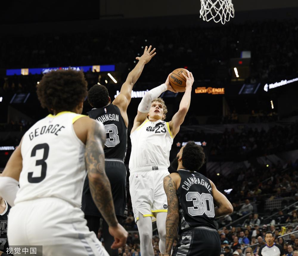 在新加坡公 在新加坡公